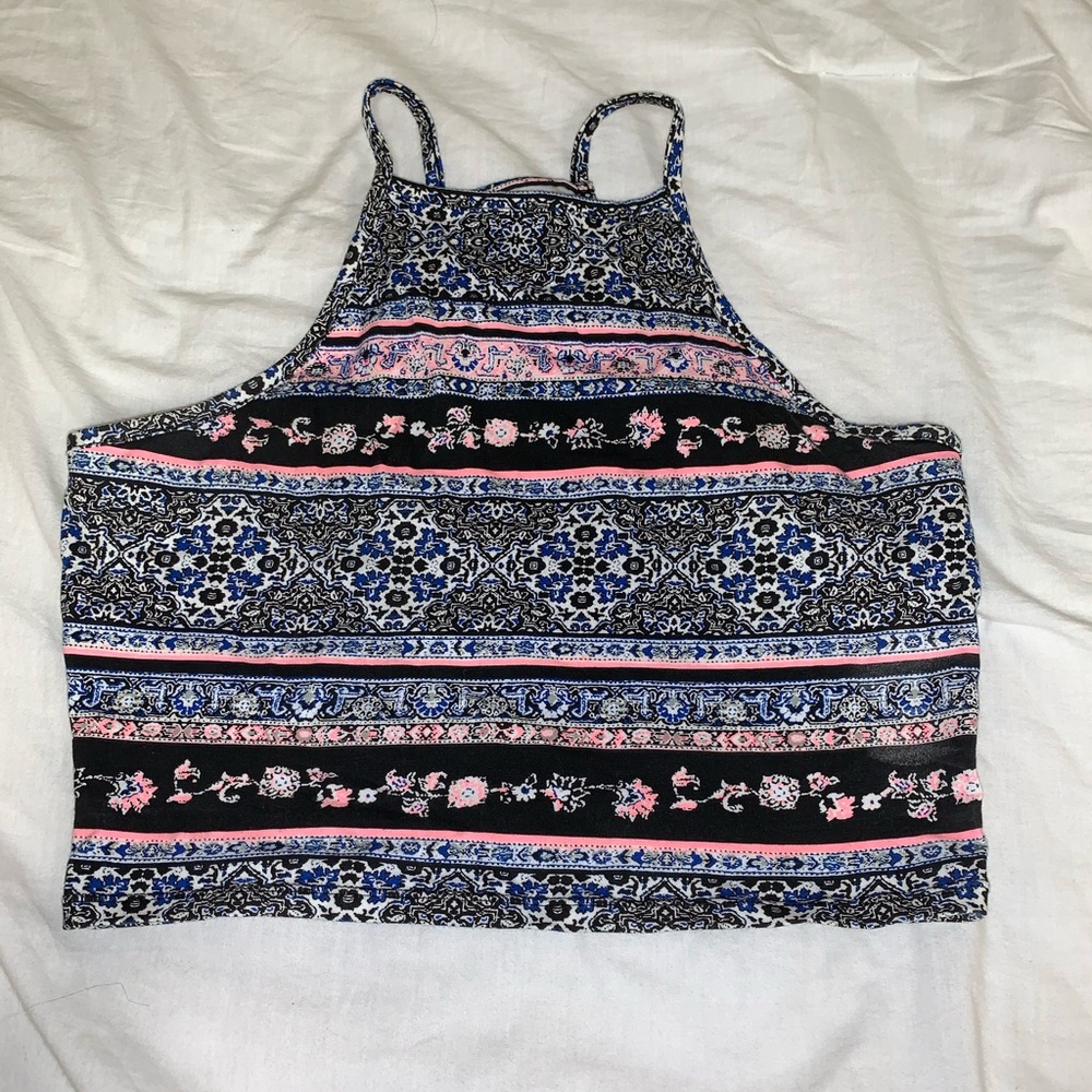 🔥🔥Tribal/ Floral Print Back Cut Out Crop Top